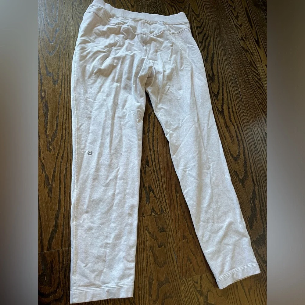 Lululemon Rejuvenate Sweat Pant size 10 in Dune zip pockets